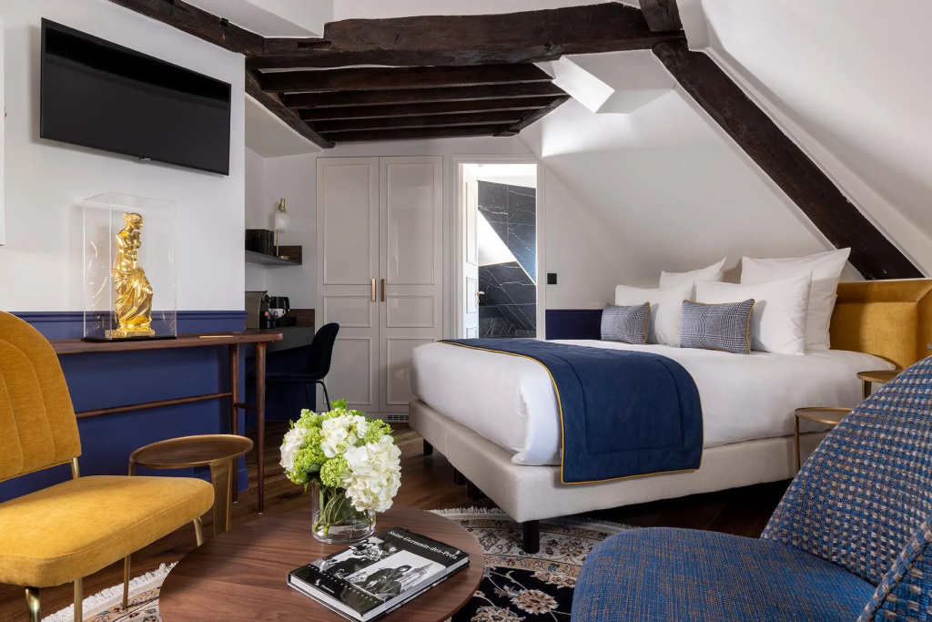 Double Suite (full double bed)