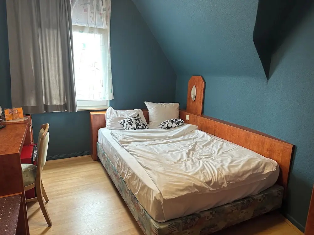 Economy room