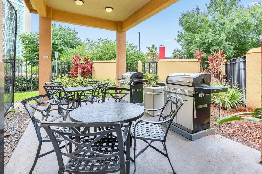 1BR King Apt With Pool and Hot Tub - Near Disney Universal
