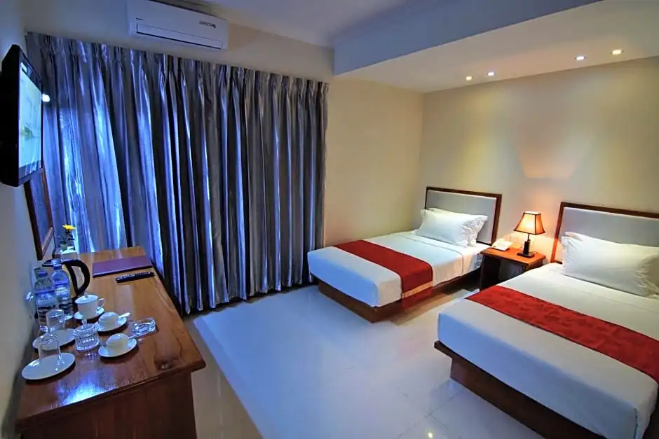 Yadanar Theingi Hotel - Chambres