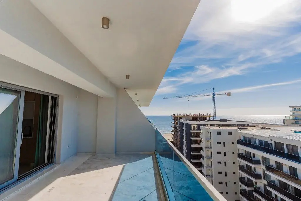 WAVE 4 PROMENADA APARTMENTS cm