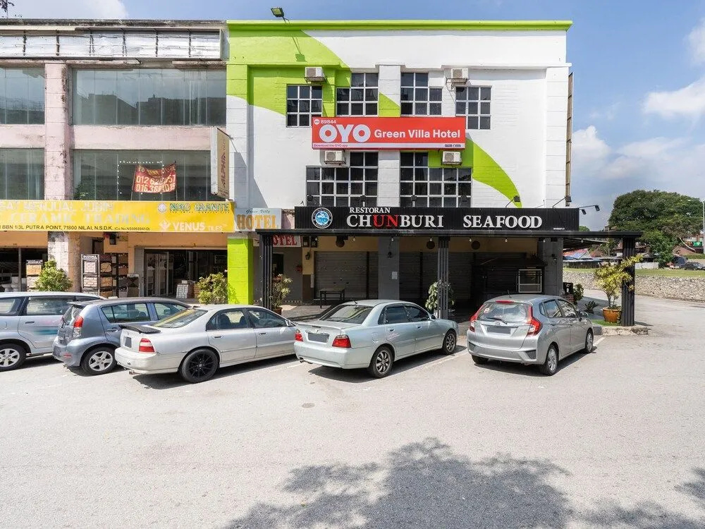 Oyo 89844 Green Villa Hotel