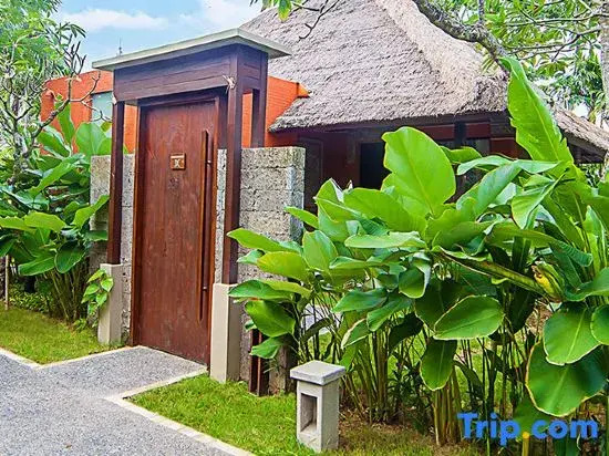Legian Beach Hotel