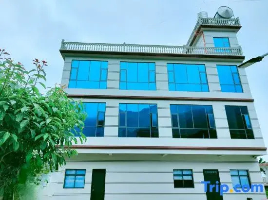 Chenhang Homestay (Wumeng Grassland)