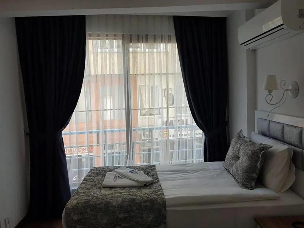 Deluxe Double room with sea view (twin beds)
