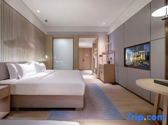 Business Double room (full double bed)