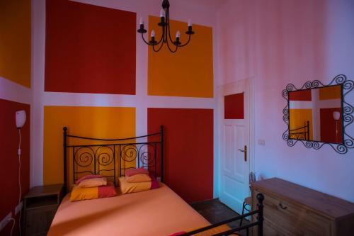 Fluxus Hostel by null
