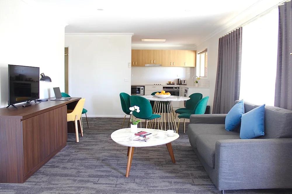 3 Bedrooms Apartment