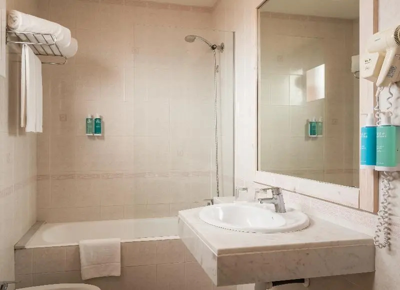 Standard Double room with balcony (full double bed)