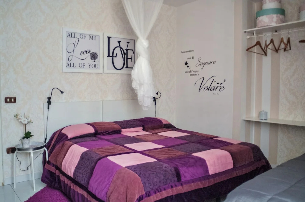 Deluxe Double room (full double bed)