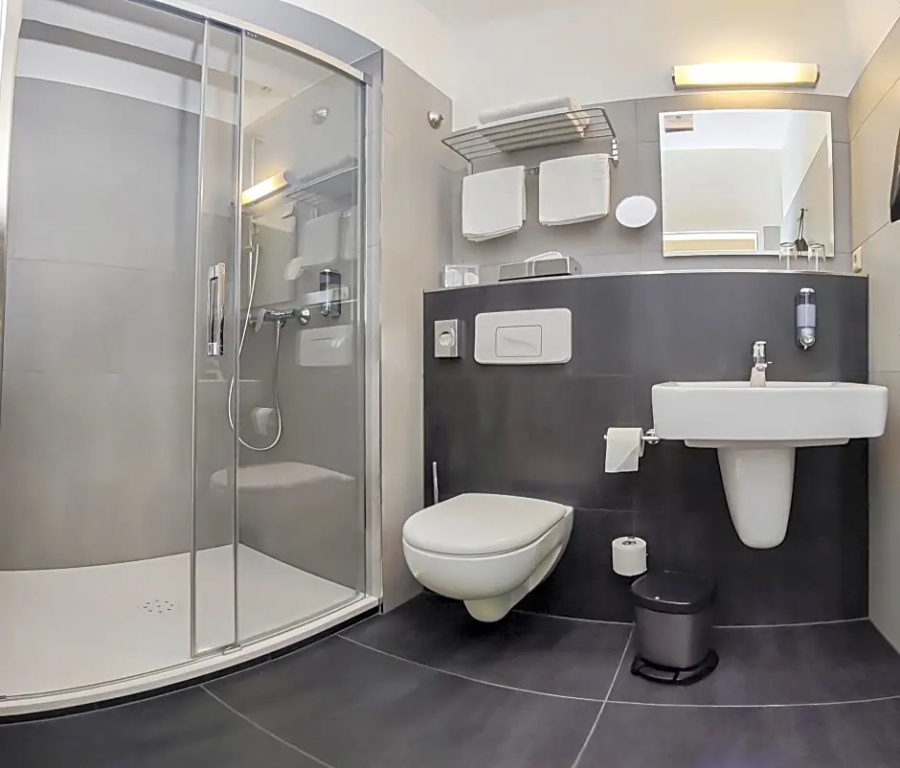 Comfort room