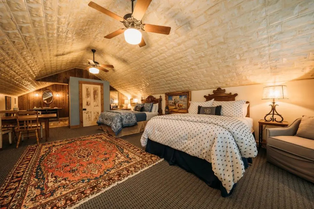 Deluxe Quadruple room