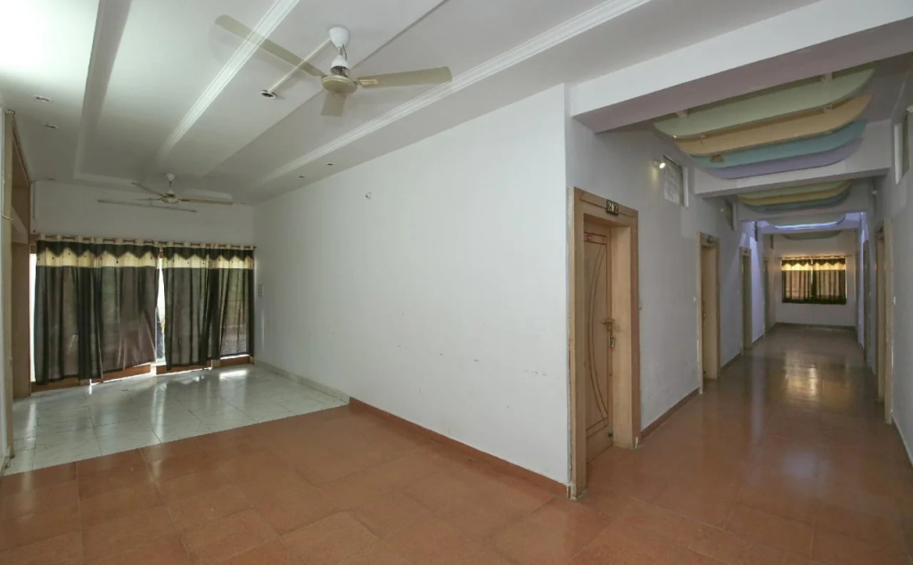Lobby & Reception
