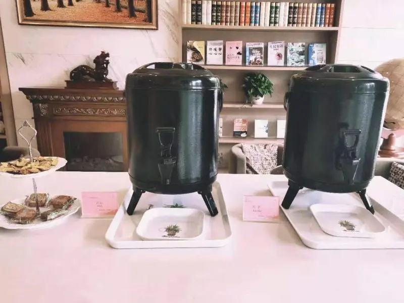 Food & Beverage