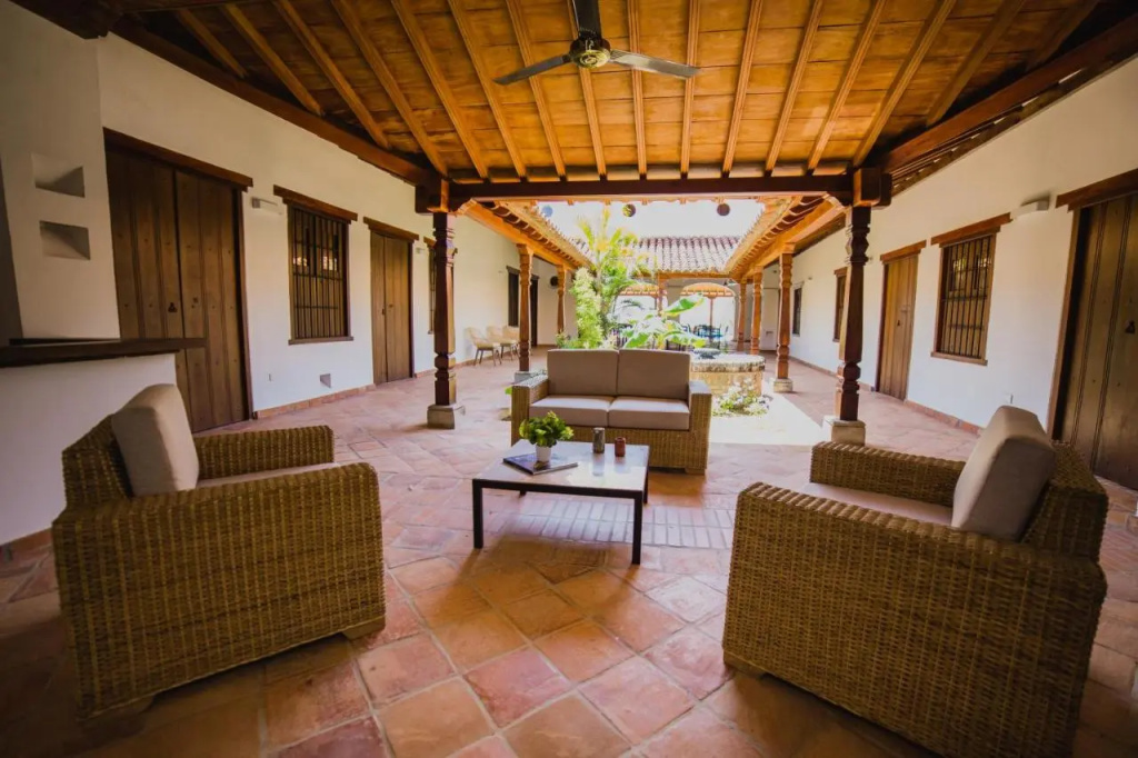 Lobby & Reception
