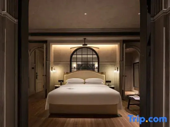 Suite with view