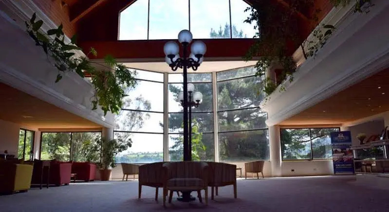Lobby & Reception