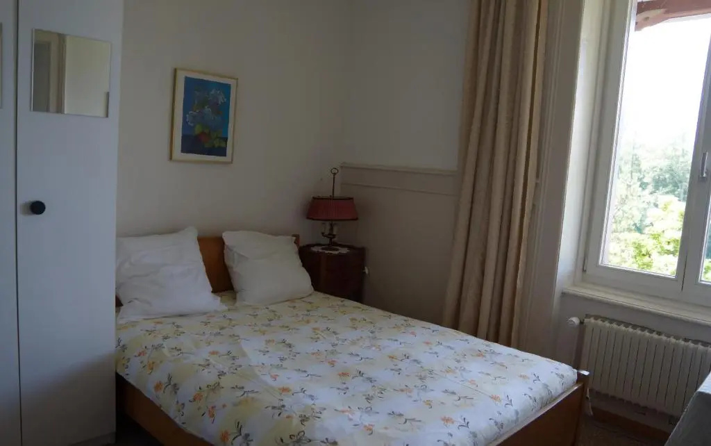 Economy room