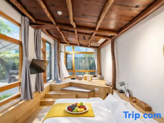 Standard Double room with garden view (full double bed)