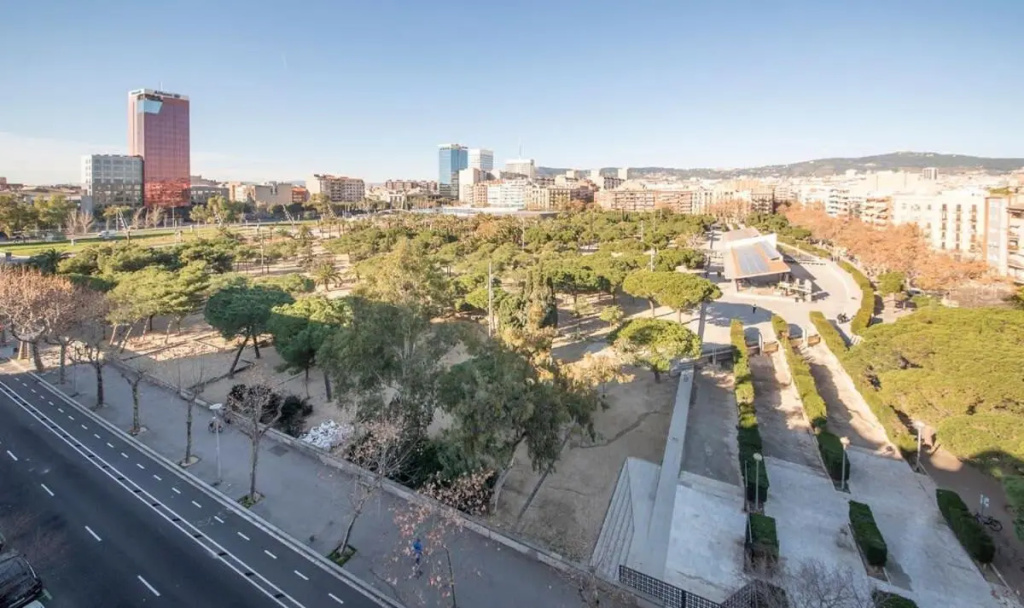 Amazing 3 bedroom penthouse in Plaza España