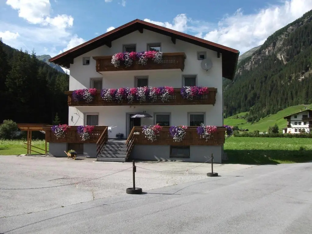 Haus Alpenrose - Chambres
