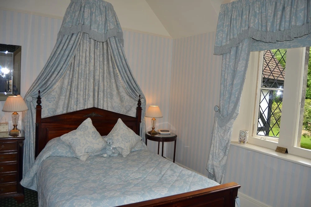 Rylstone Manor