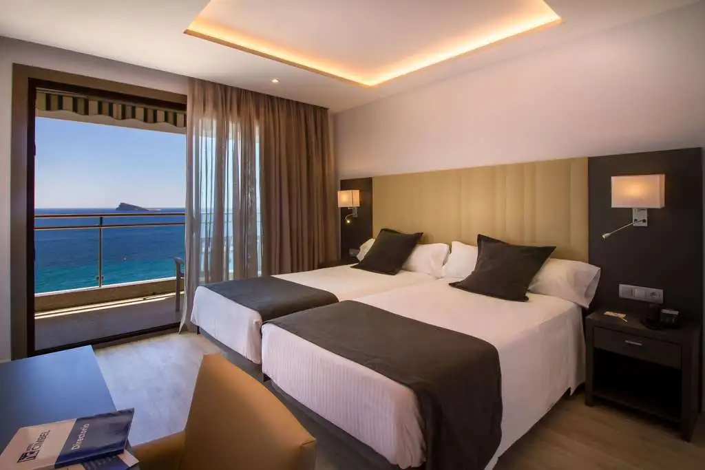 Standard room with sea view