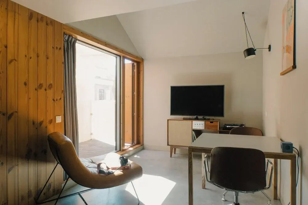 Apartment with balcony