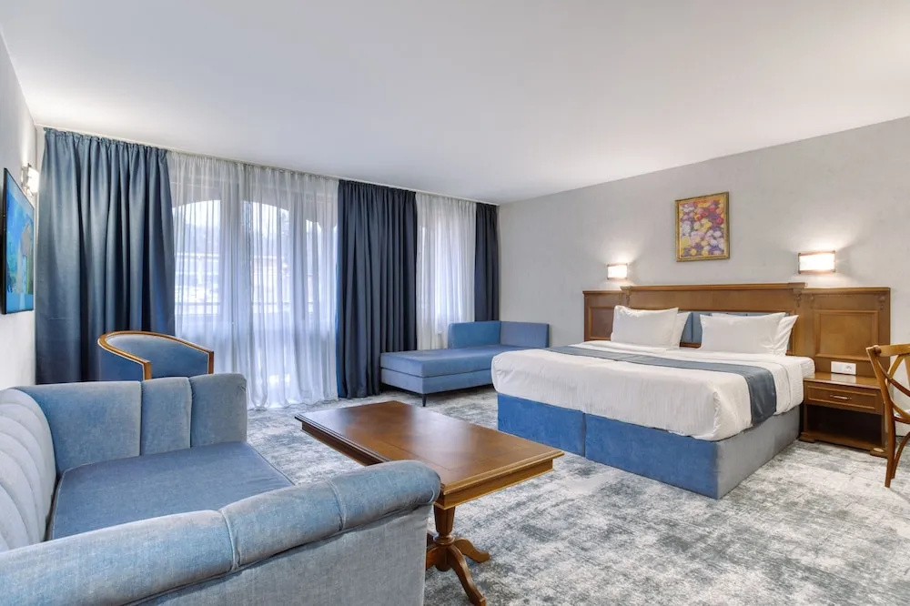 Deluxe Double room with balcony (full double bed)