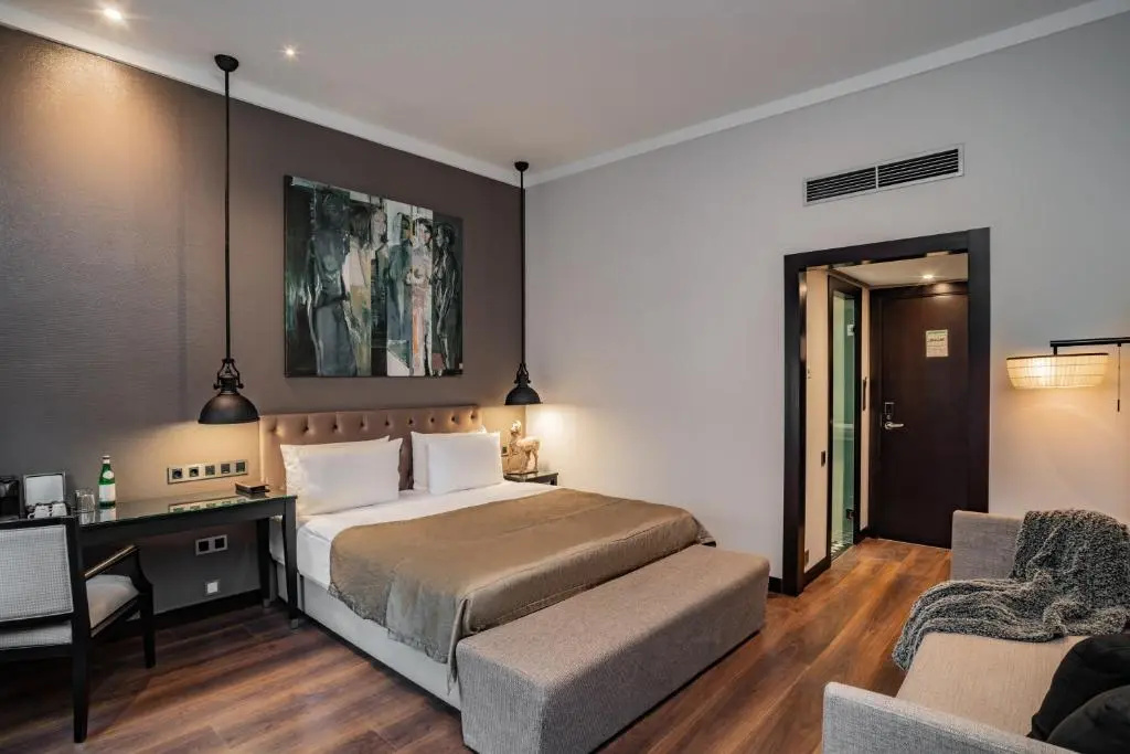 Luxury Double room (full double bed)