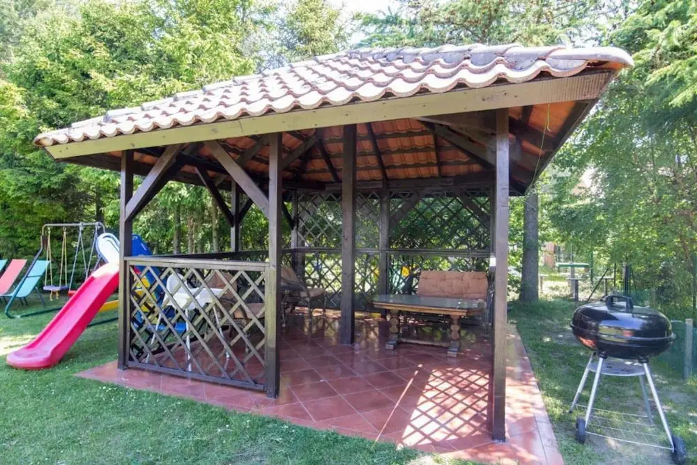 Large Holiday Home With a Garden, Lubiatowo