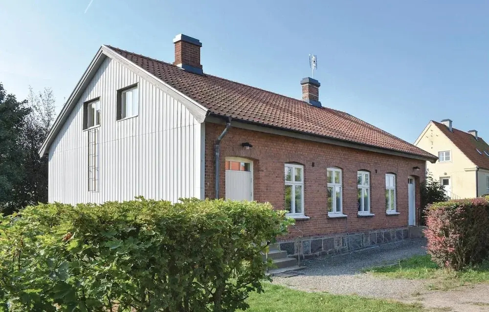 Beautiful Home in Tomelilla With 6 Bedrooms and Internet