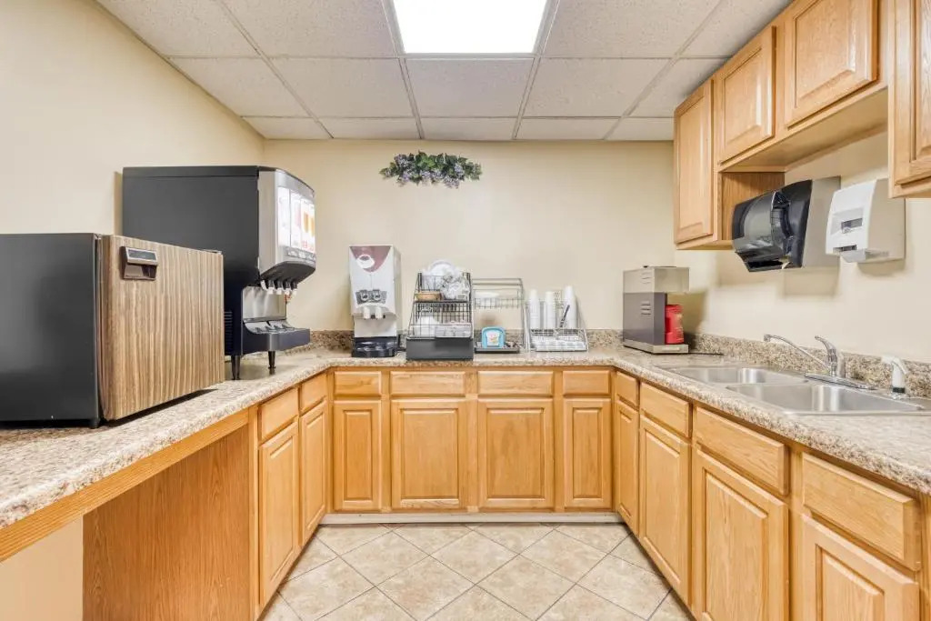 OYO Hotel Grenada West - фото 8