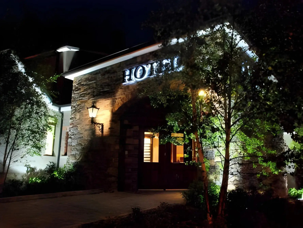 Corr's Corner Hotel