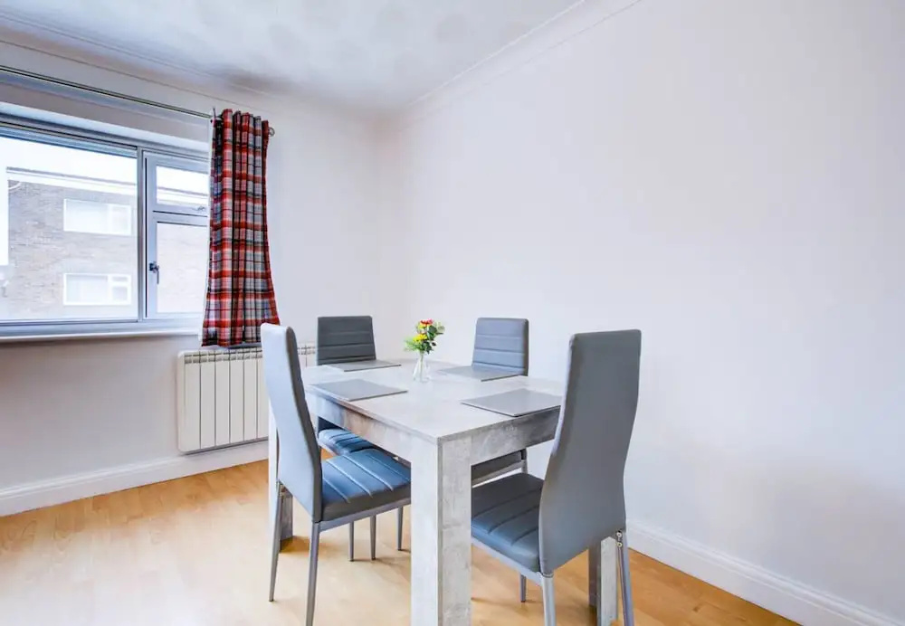 Hull Haven 4bed 2bath With Free Parking Sleeps 8