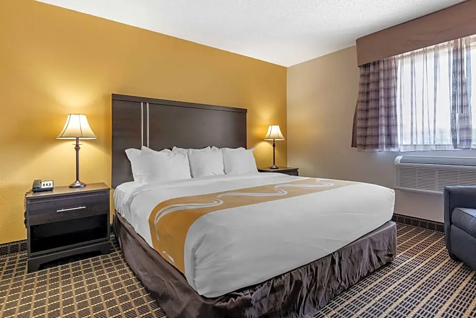 Double Suite (full double bed)