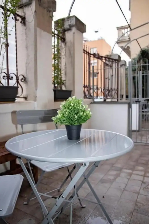 Easy Milano Rooms & Apartments