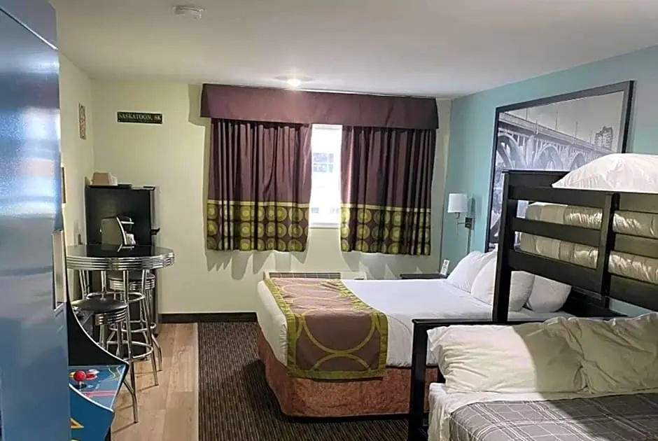 Sextuple Suite