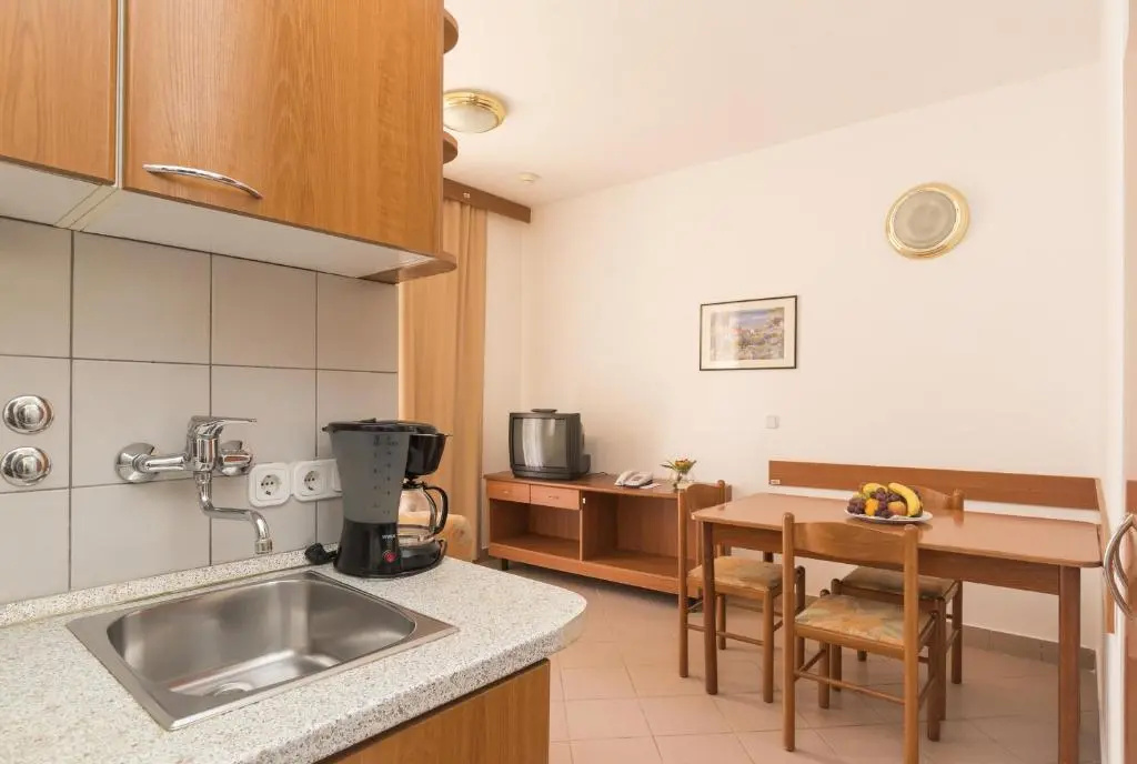 Economy Double Apartment (twin beds)