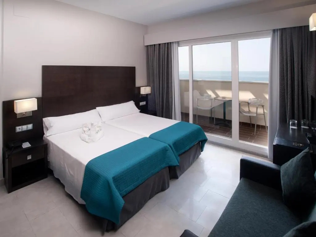 Standard Double room with sea view (full double bed)