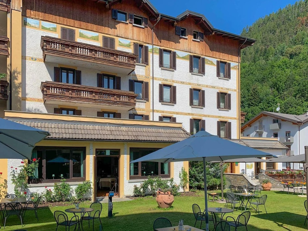 Hotel photo 11