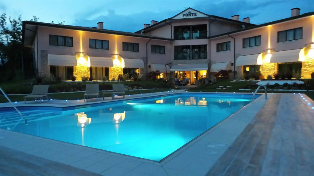 Hotel photo 10