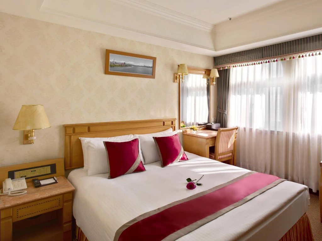 Cosmos Hotel Taipei