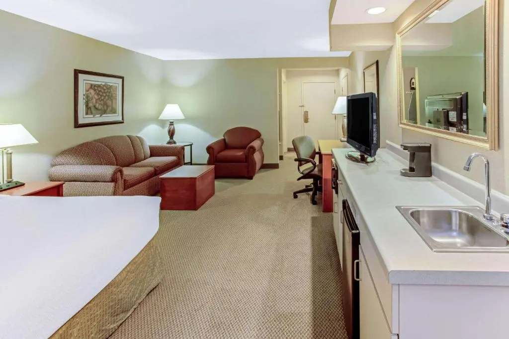 La Quinta Inn & Suites by Wyndham Appleton College Avenue - Chambres
