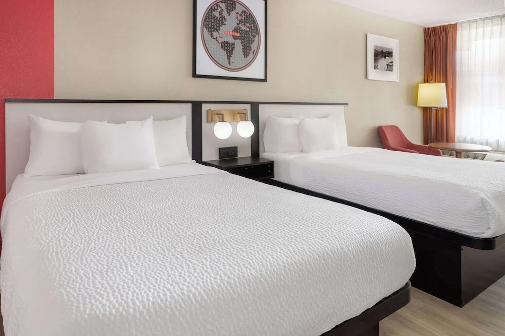 Quadruple Suite