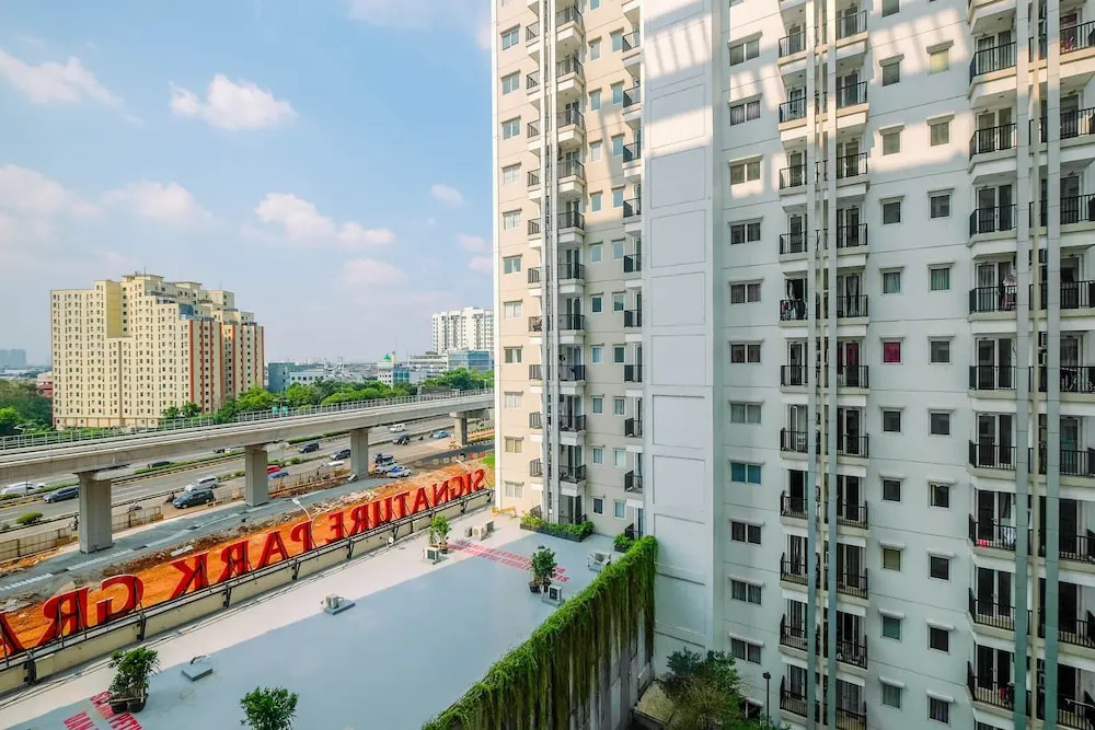Simply Clean And Spacious Studio Signature Park Grande Apartment
