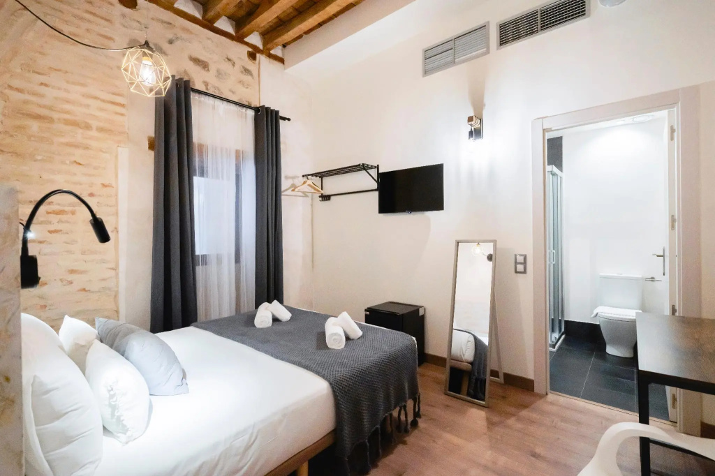Economy Double room (full double bed)