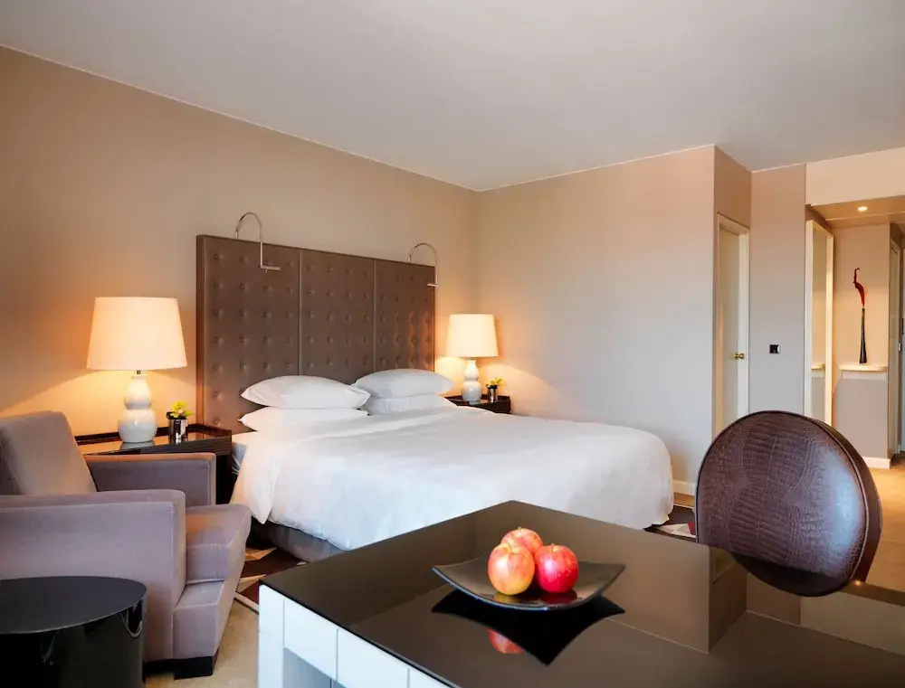 Double room (full double bed)