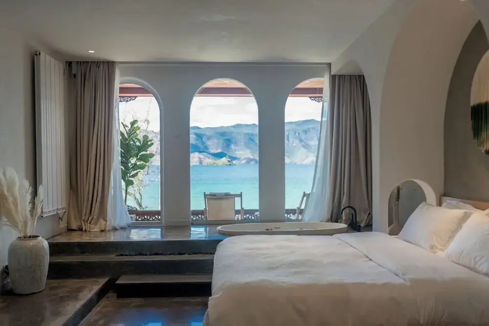 Lugu Lake And share resort hotel