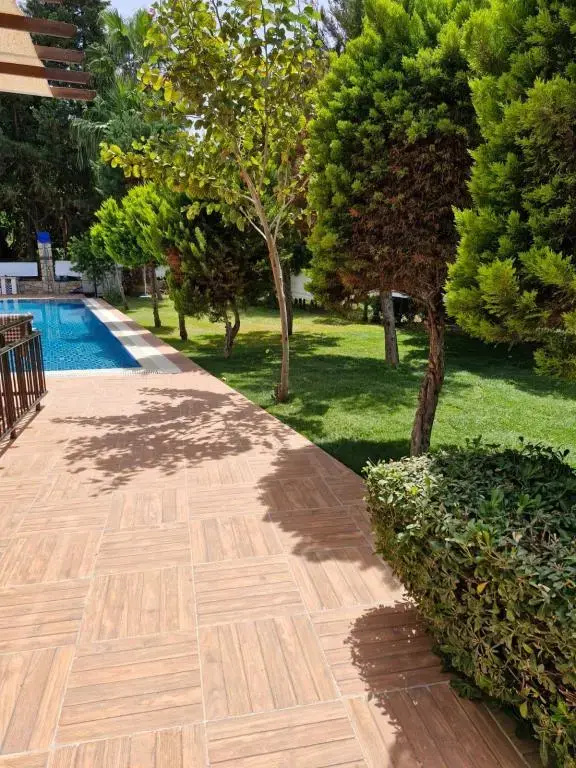Adens Villalari